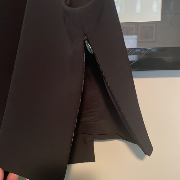 Milly Geometric Crop Tank - Picture 7 of 7